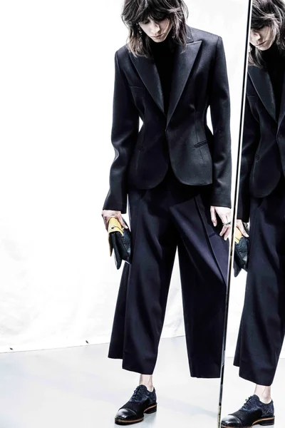 Look 19